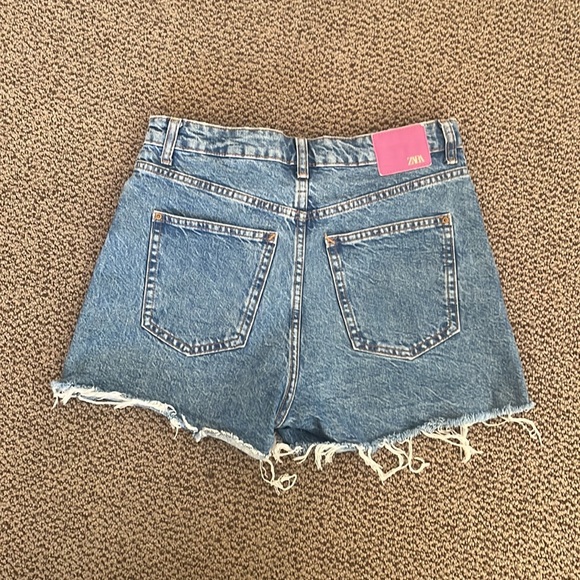 🎉HP🎉Zara high rise jean short - Picture 2 of 3